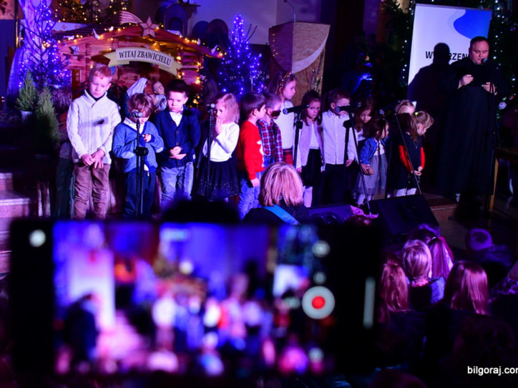 Koncert kolęd w wykonaniu Oli i Ali Tracz (FOTO, VIDEO)