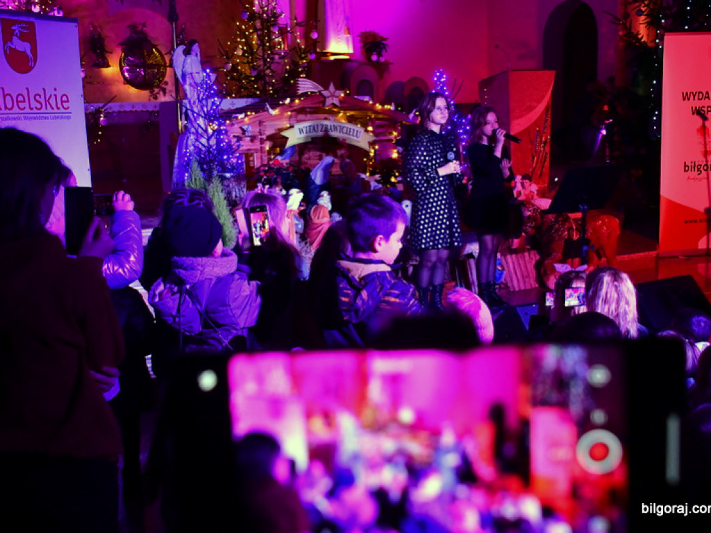 Koncert kolęd w wykonaniu Oli i Ali Tracz (FOTO, VIDEO)