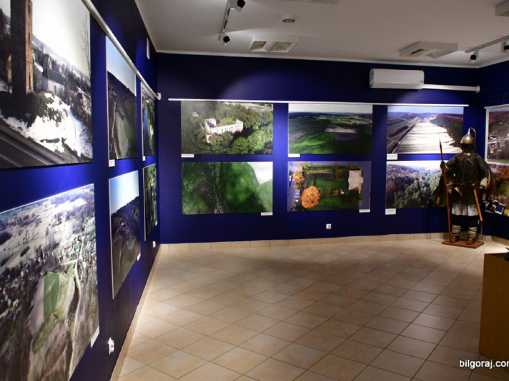 W poszukiwaniu przeszłości... wystawa niezwykłych zdjęć w MZB w Biłgoraju (FOTO)