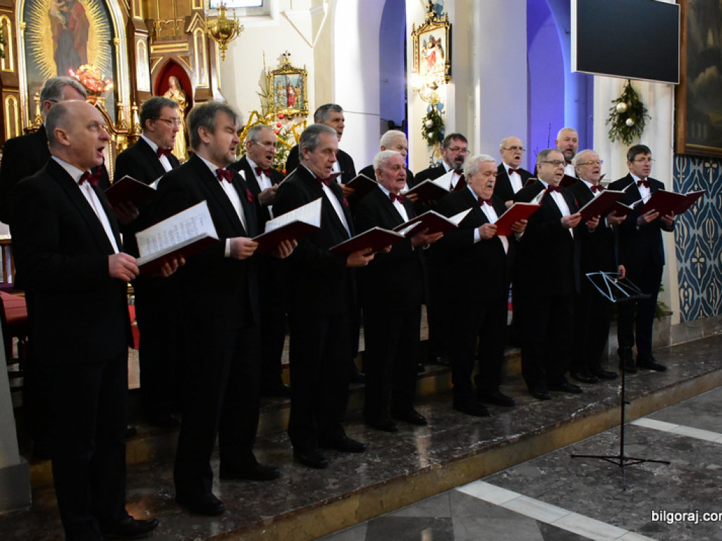 Chóry Ziemi Biłgorajskiej kolędowały we Frampolu (FOTO)