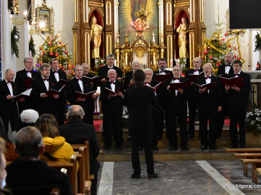 Chóry Ziemi Biłgorajskiej kolędowały we Frampolu (FOTO)
