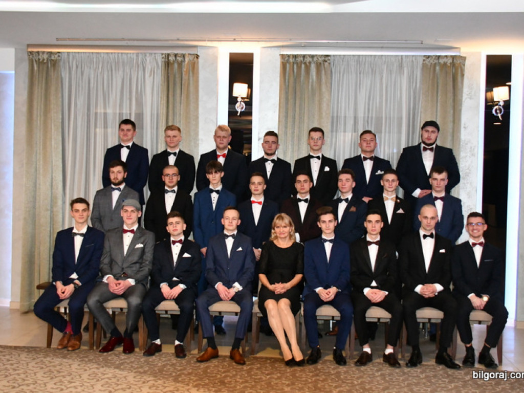 Studniówka uczniów biłgorajskiego Elektryka (FOTO, VIDEO)