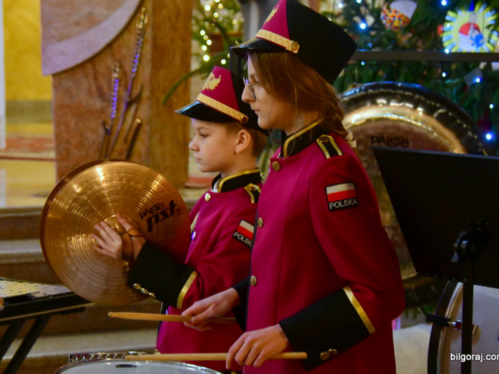 Koncert kolęd w wykonaniu Orkiestry Dętej z Majdanu Sieniawskiego (FOTO)