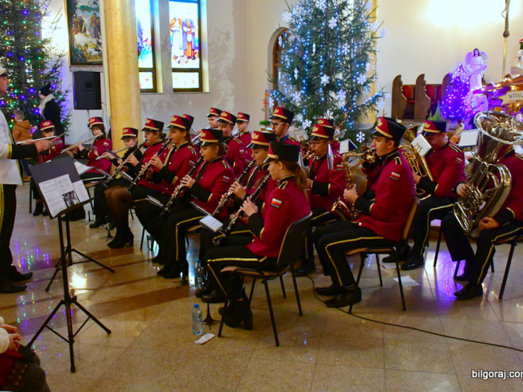 Koncert kolęd w wykonaniu Orkiestry Dętej z Majdanu Sieniawskiego (FOTO)