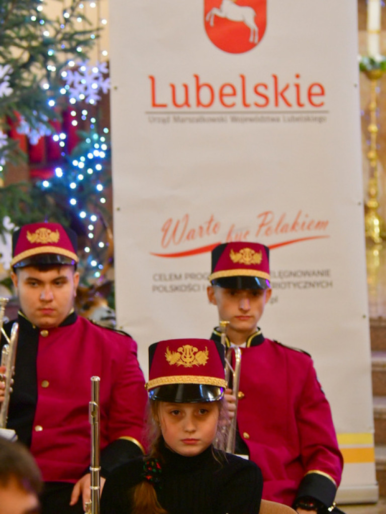 Koncert kolęd w wykonaniu Orkiestry Dętej z Majdanu Sieniawskiego (FOTO)