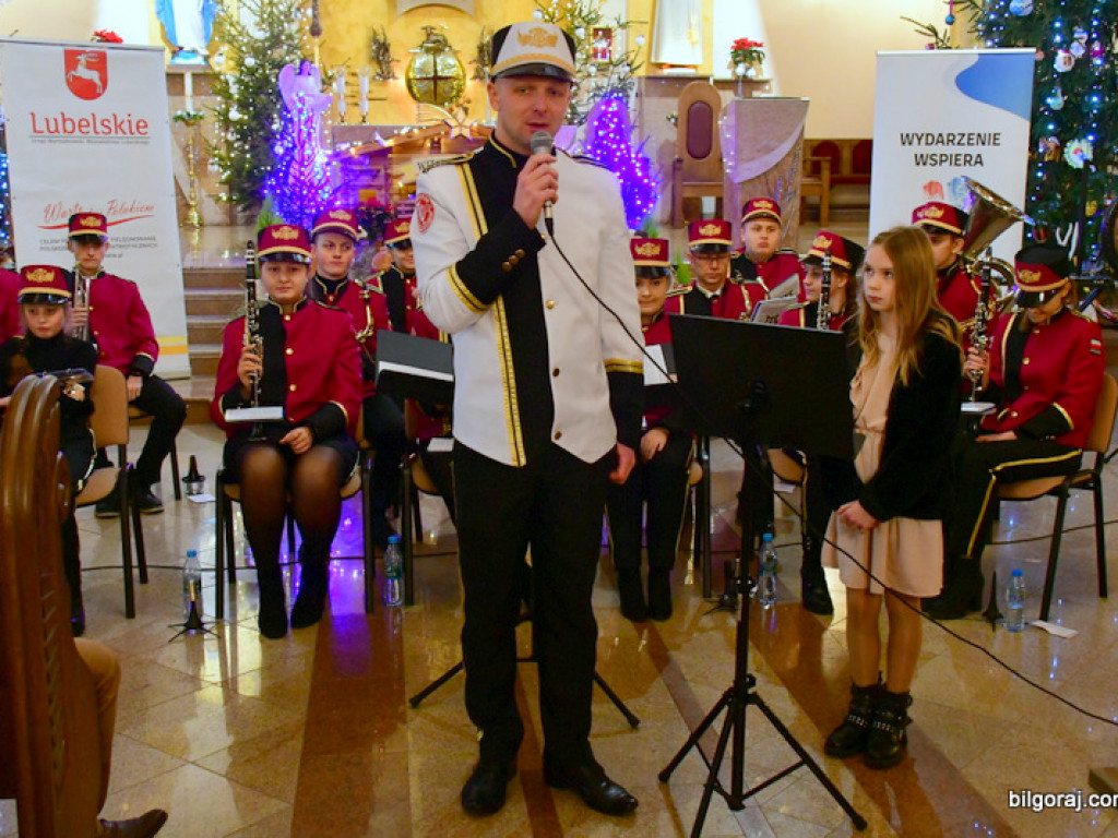 Koncert kolęd w wykonaniu Orkiestry Dętej z Majdanu Sieniawskiego (FOTO)