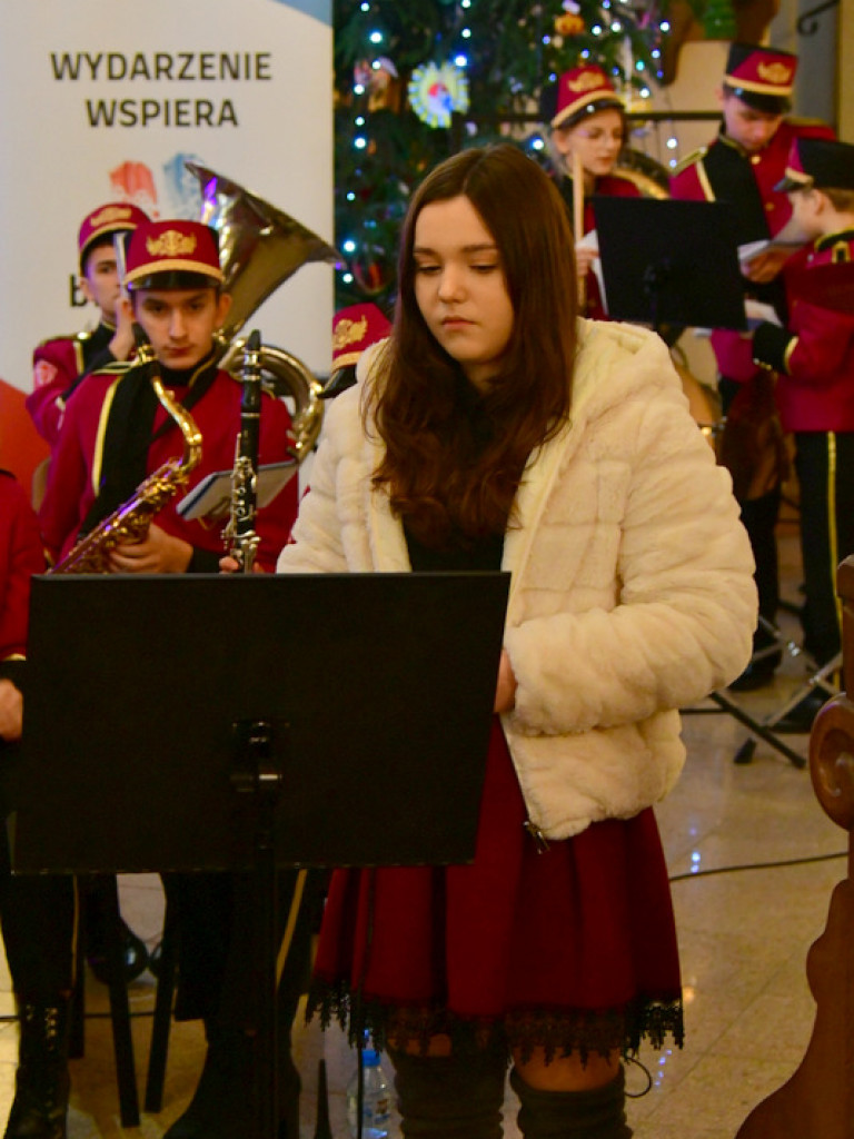 Koncert kolęd w wykonaniu Orkiestry Dętej z Majdanu Sieniawskiego (FOTO)
