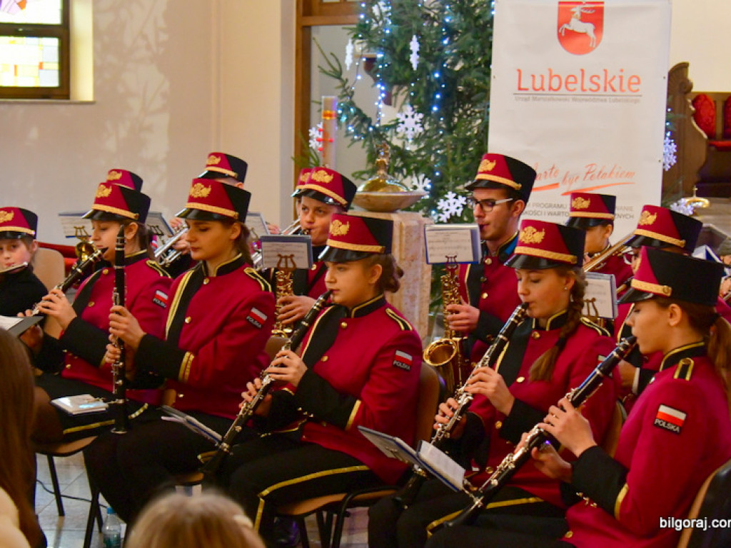 Koncert kolęd w wykonaniu Orkiestry Dętej z Majdanu Sieniawskiego (FOTO)