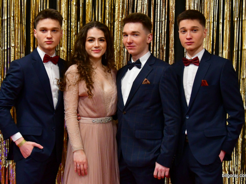 Bal maturalny uczniów biłgorajskiego ONZ-tu (FOTO, VIDEO)