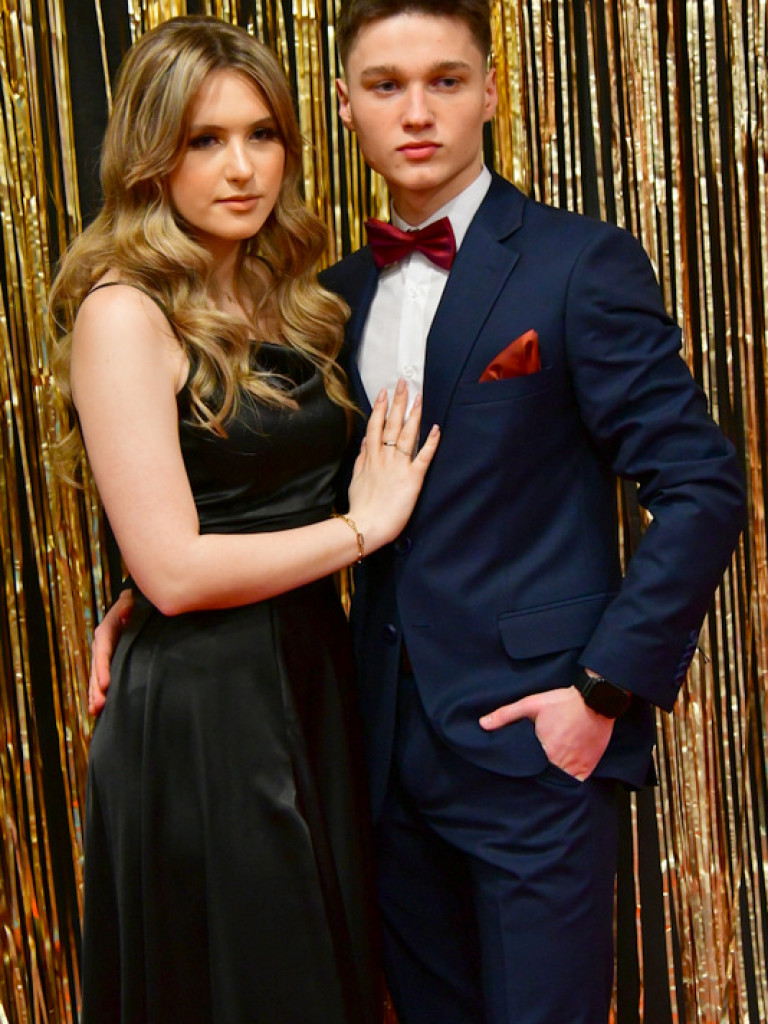 Bal maturalny uczniów biłgorajskiego ONZ-tu (FOTO, VIDEO)