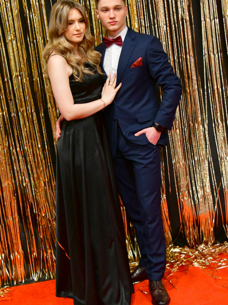 Bal maturalny uczniów biłgorajskiego ONZ-tu (FOTO, VIDEO)