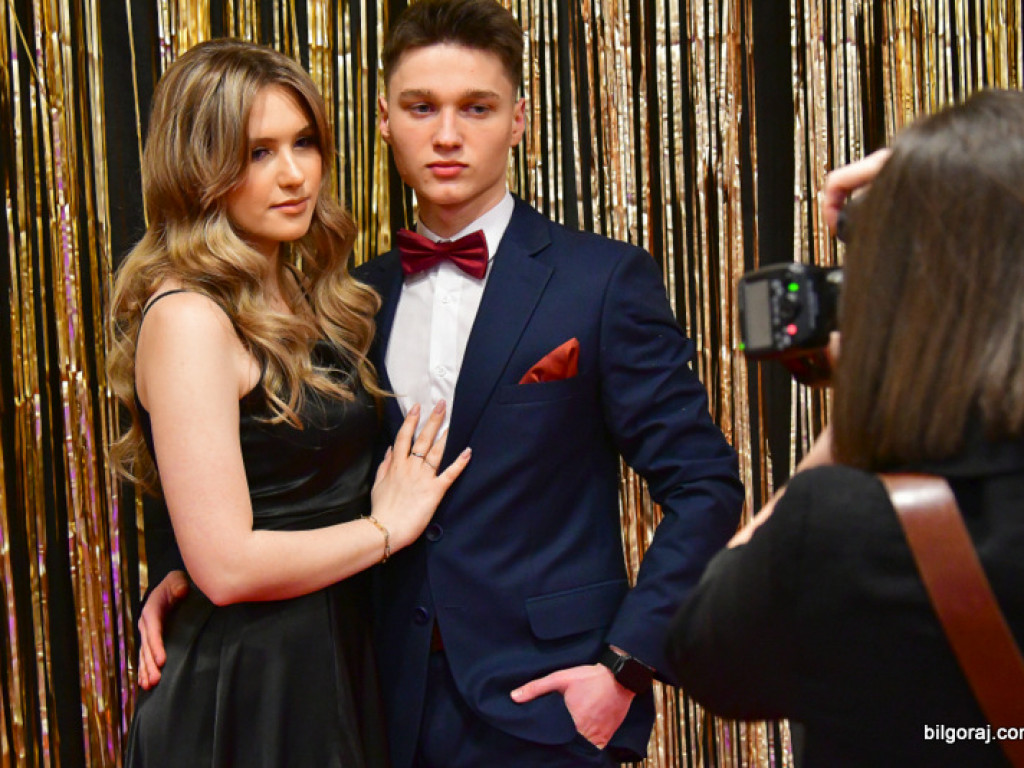 Bal maturalny uczniów biłgorajskiego ONZ-tu (FOTO, VIDEO)
