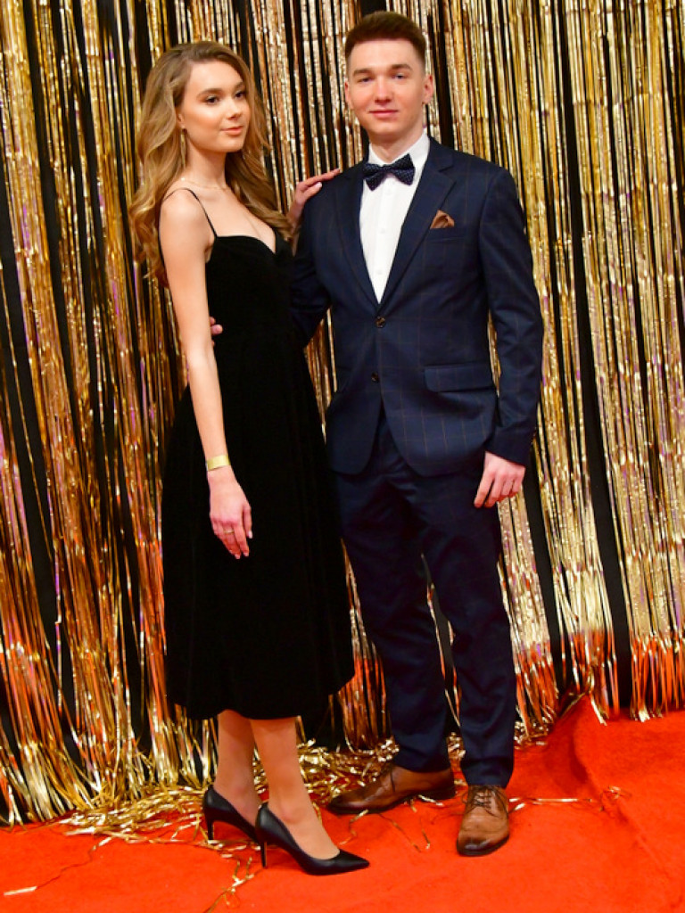 Bal maturalny uczniów biłgorajskiego ONZ-tu (FOTO, VIDEO)