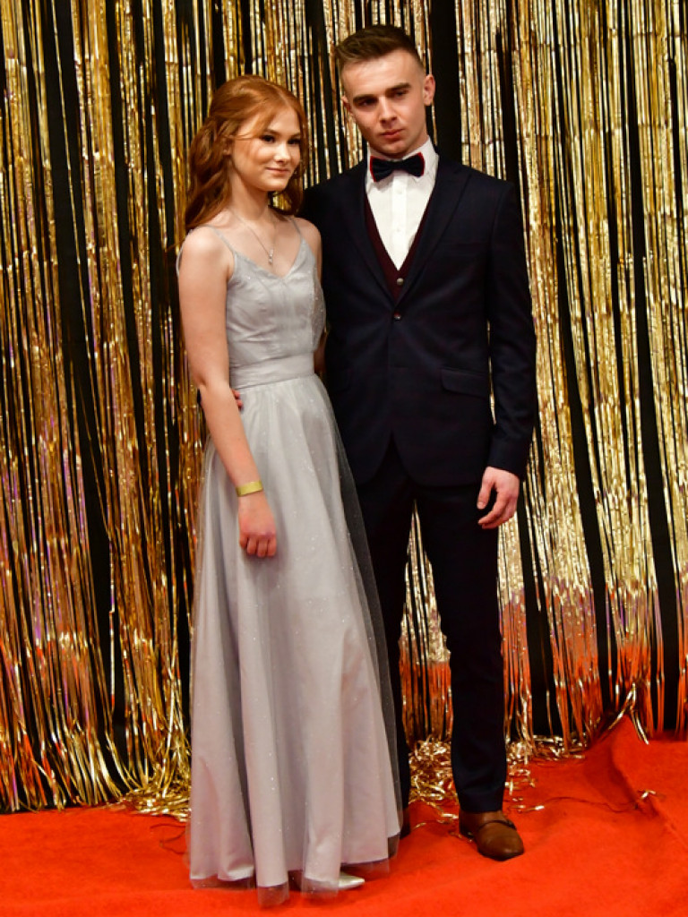 Bal maturalny uczniów biłgorajskiego ONZ-tu (FOTO, VIDEO)