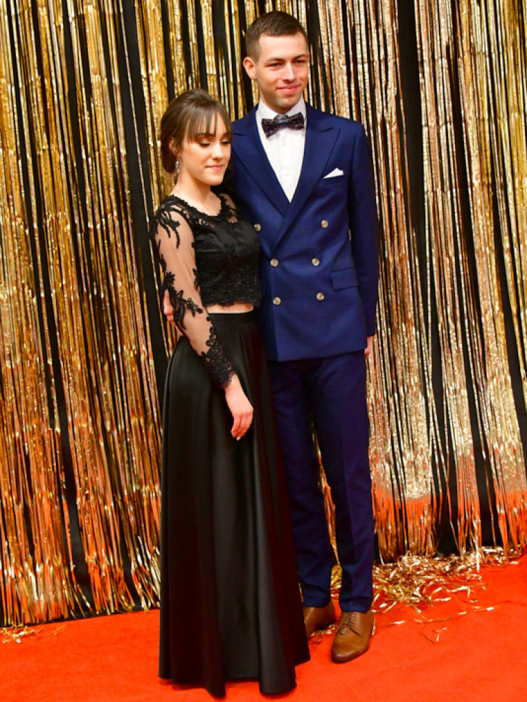 Bal maturalny uczniów biłgorajskiego ONZ-tu (FOTO, VIDEO)