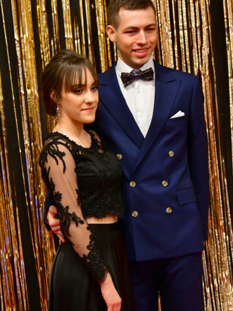 Bal maturalny uczniów biłgorajskiego ONZ-tu (FOTO, VIDEO)