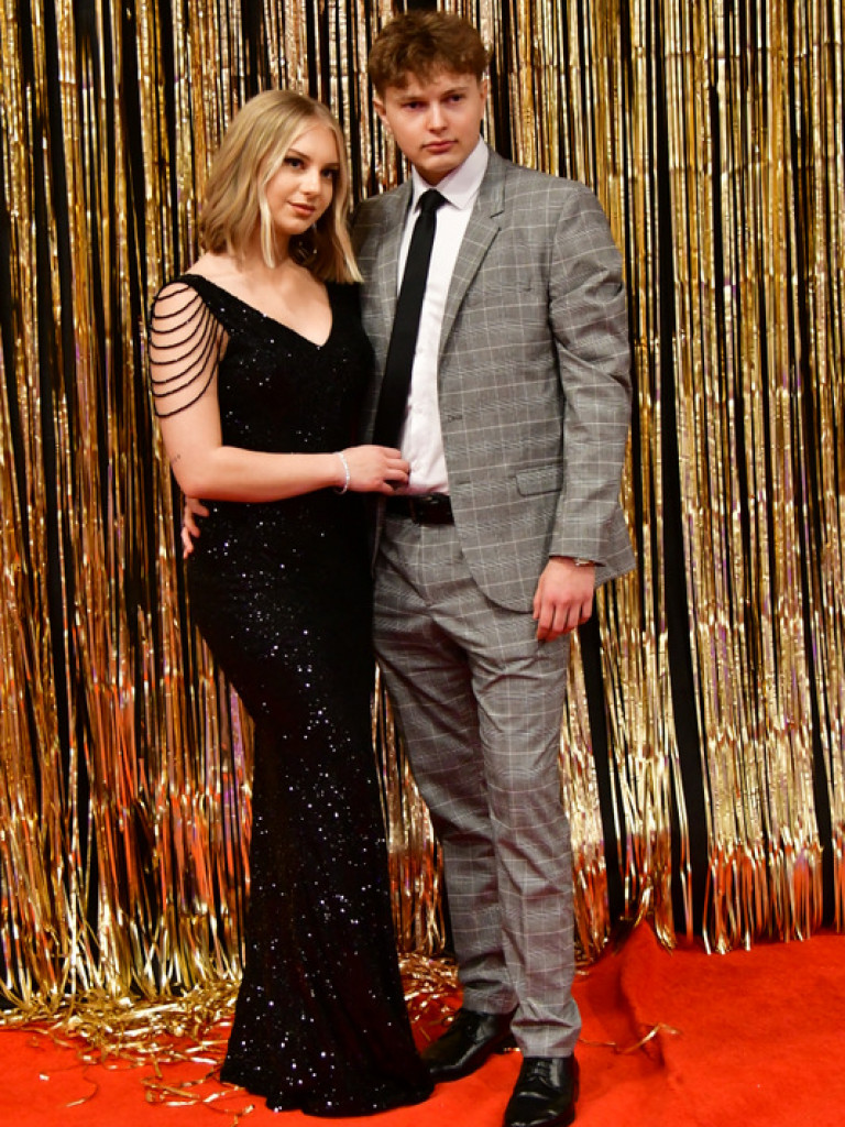 Bal maturalny uczniów biłgorajskiego ONZ-tu (FOTO, VIDEO)