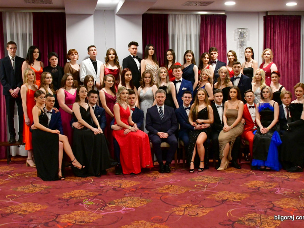 Bal maturalny uczniów biłgorajskiego ONZ-tu (FOTO, VIDEO)