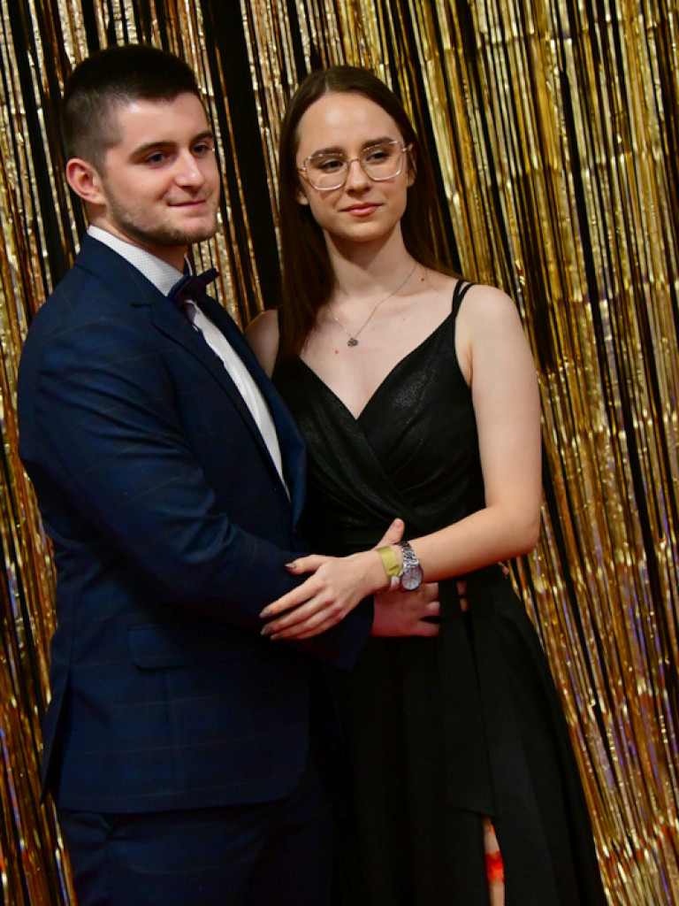 Bal maturalny uczniów biłgorajskiego ONZ-tu (FOTO, VIDEO)