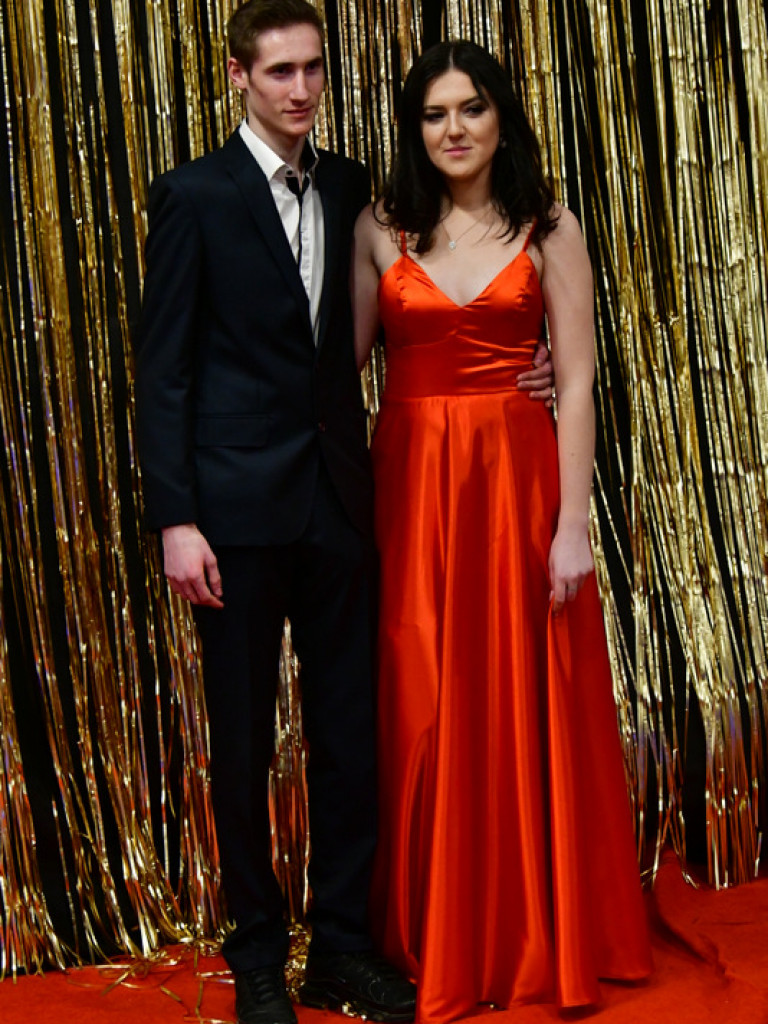 Bal maturalny uczniów biłgorajskiego ONZ-tu (FOTO, VIDEO)