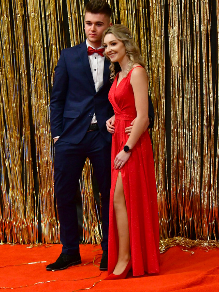 Bal maturalny uczniów biłgorajskiego ONZ-tu (FOTO, VIDEO)