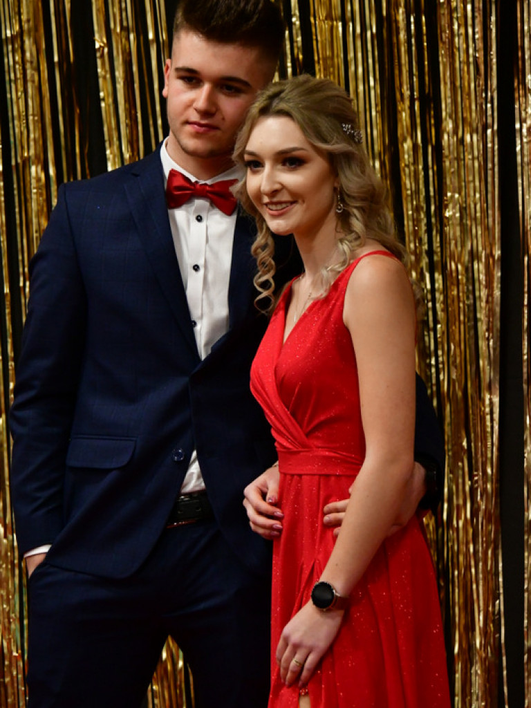 Bal maturalny uczniów biłgorajskiego ONZ-tu (FOTO, VIDEO)