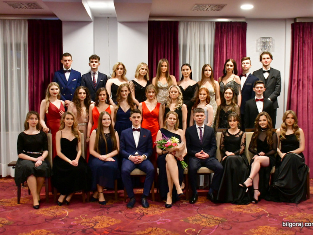 Bal maturalny uczniów biłgorajskiego ONZ-tu (FOTO, VIDEO)