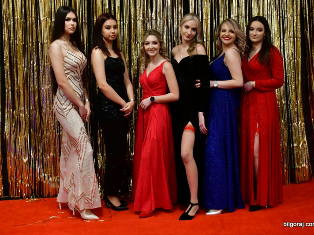 Bal maturalny uczniów biłgorajskiego ONZ-tu (FOTO, VIDEO)