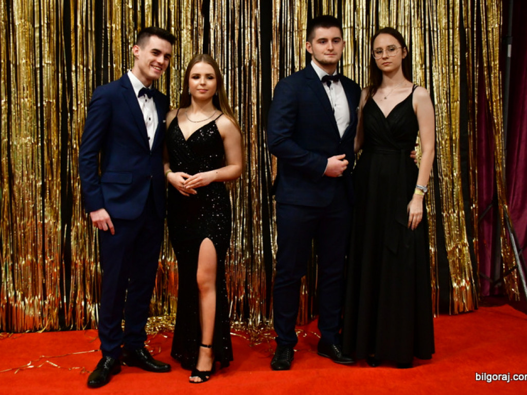 Bal maturalny uczniów biłgorajskiego ONZ-tu (FOTO, VIDEO)
