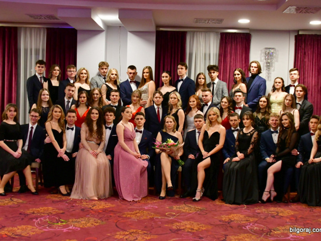 Bal maturalny uczniów biłgorajskiego ONZ-tu (FOTO, VIDEO)