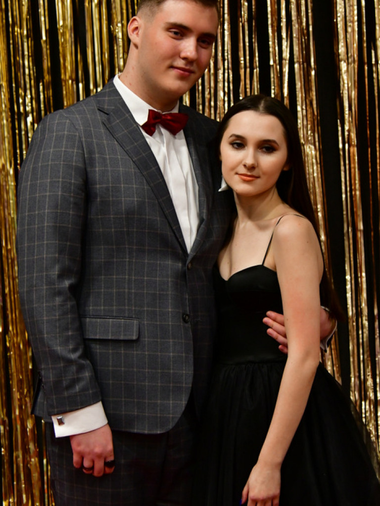 Bal maturalny uczniów biłgorajskiego ONZ-tu (FOTO, VIDEO)