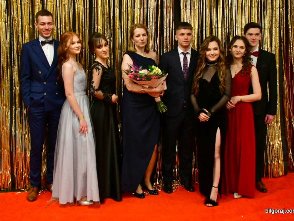 Bal maturalny uczniów biłgorajskiego ONZ-tu (FOTO, VIDEO)