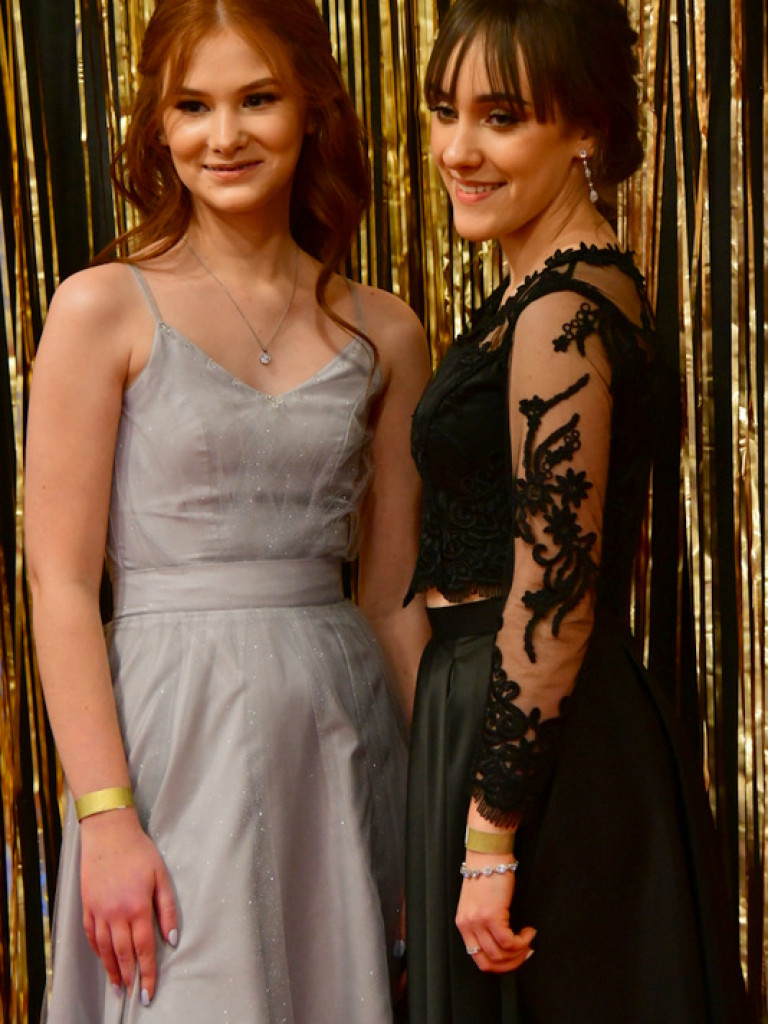 Bal maturalny uczniów biłgorajskiego ONZ-tu (FOTO, VIDEO)