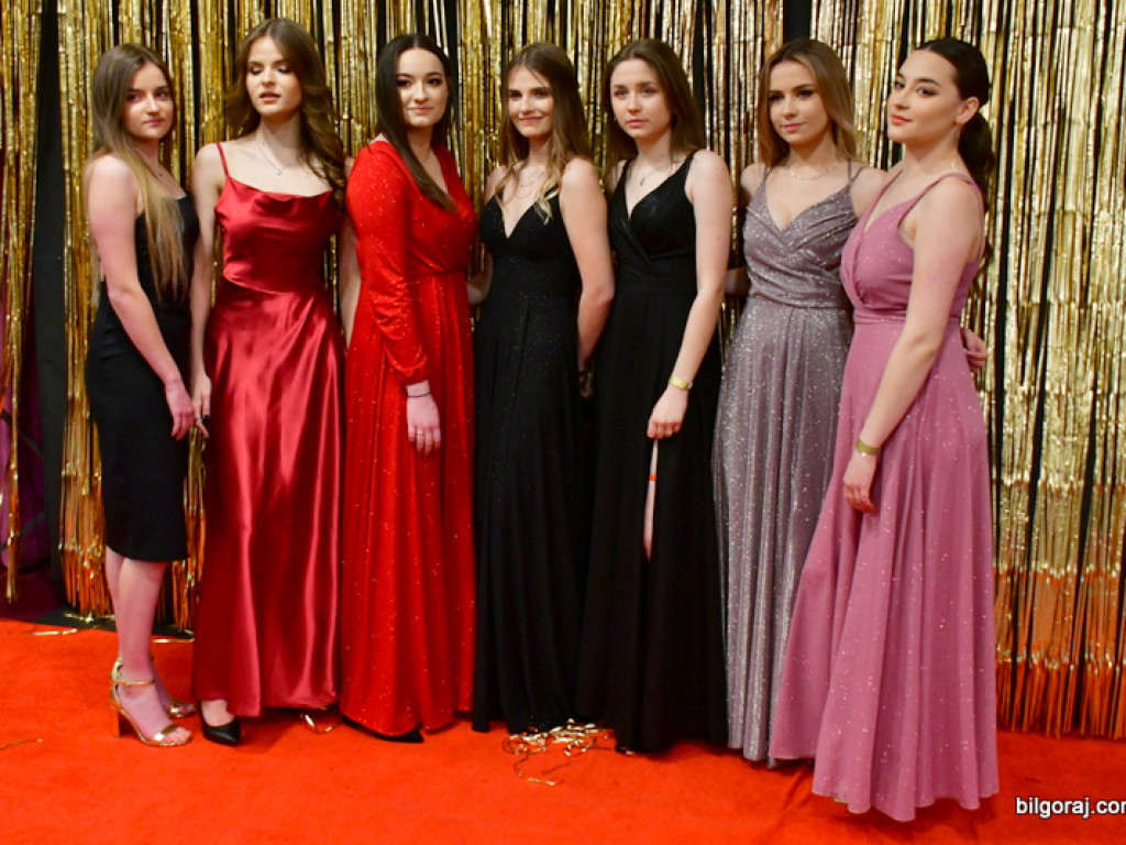 Bal maturalny uczniów biłgorajskiego ONZ-tu (FOTO, VIDEO)