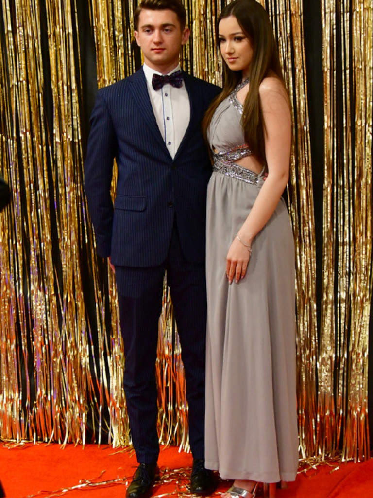 Bal maturalny uczniów biłgorajskiego ONZ-tu (FOTO, VIDEO)