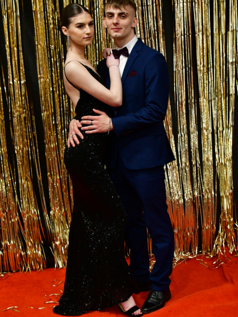 Bal maturalny uczniów biłgorajskiego ONZ-tu (FOTO, VIDEO)