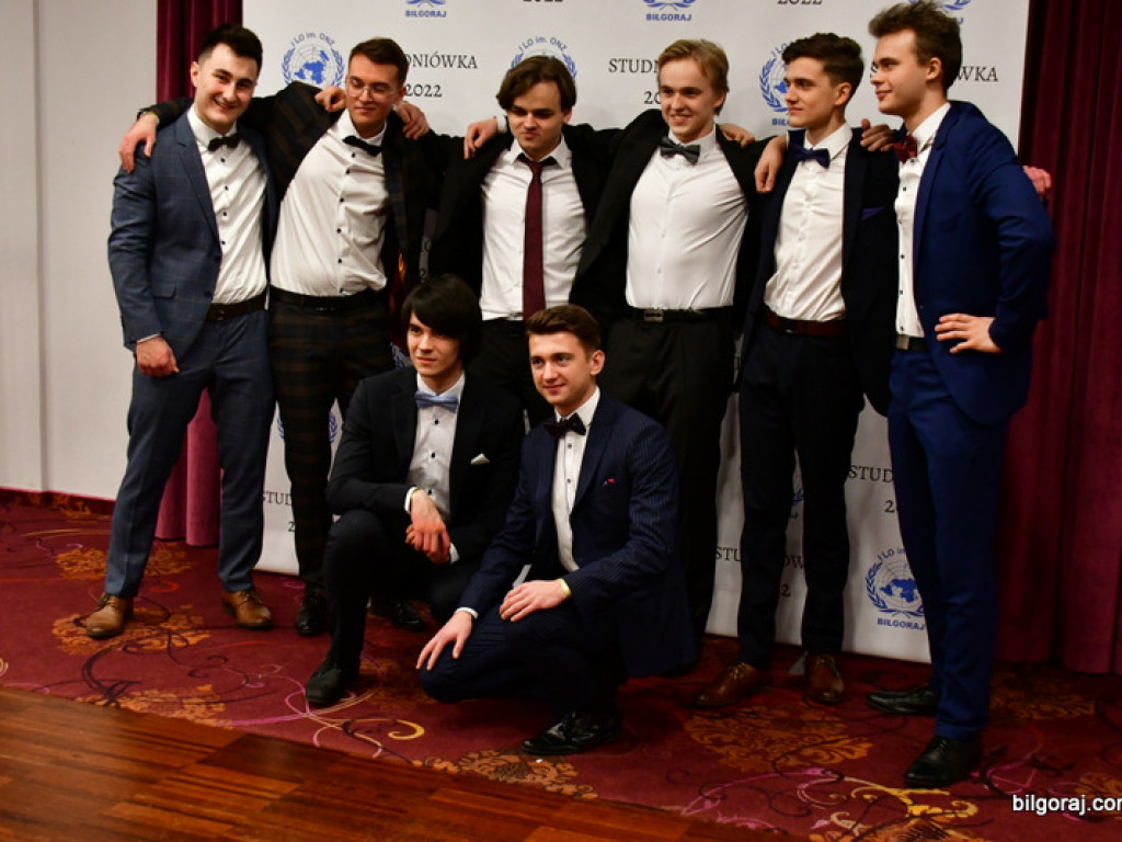 Bal maturalny uczniów biłgorajskiego ONZ-tu (FOTO, VIDEO)