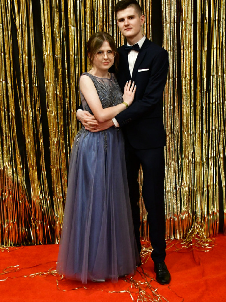 Bal maturalny uczniów biłgorajskiego ONZ-tu (FOTO, VIDEO)