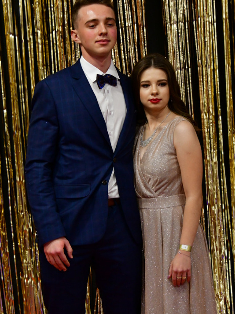 Bal maturalny uczniów biłgorajskiego ONZ-tu (FOTO, VIDEO)