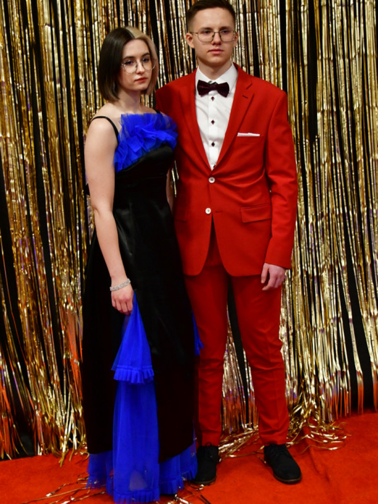 Bal maturalny uczniów biłgorajskiego ONZ-tu (FOTO, VIDEO)