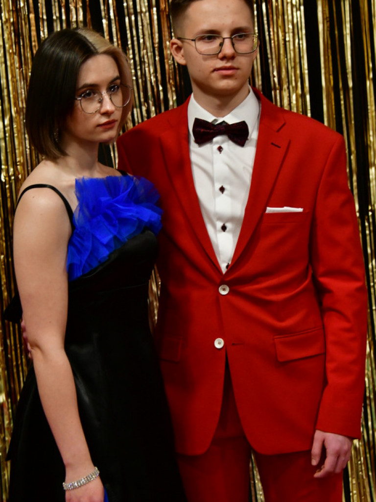 Bal maturalny uczniów biłgorajskiego ONZ-tu (FOTO, VIDEO)