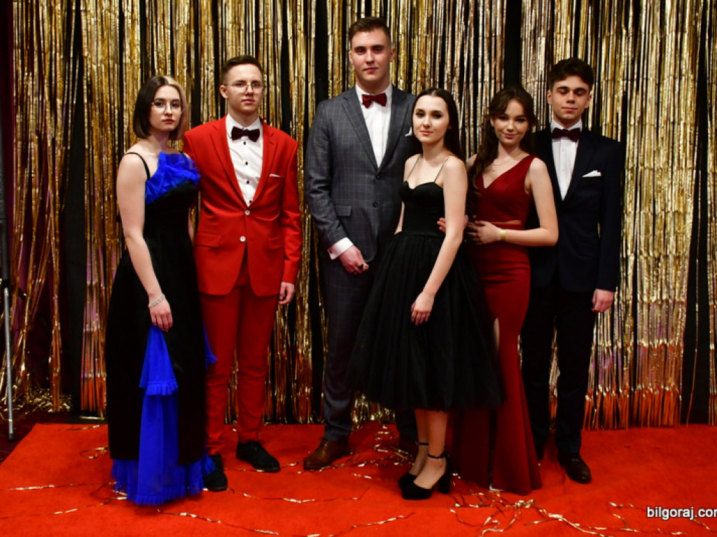Bal maturalny uczniów biłgorajskiego ONZ-tu (FOTO, VIDEO)