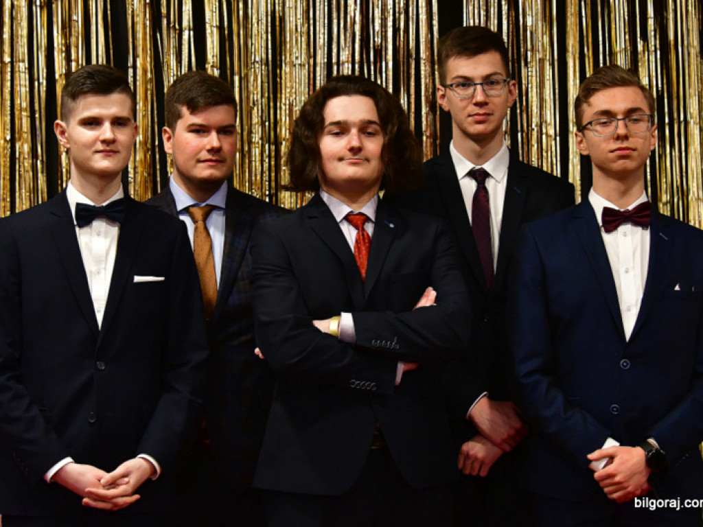 Bal maturalny uczniów biłgorajskiego ONZ-tu (FOTO, VIDEO)