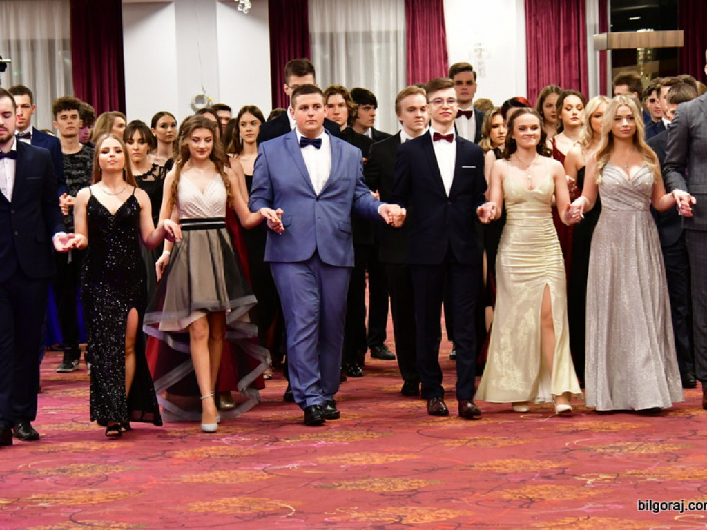 Bal maturalny uczniów biłgorajskiego ONZ-tu (FOTO, VIDEO)