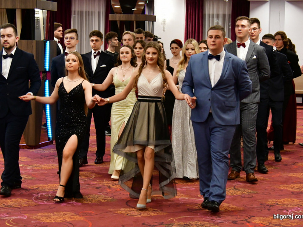 Bal maturalny uczniów biłgorajskiego ONZ-tu (FOTO, VIDEO)