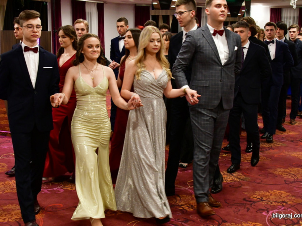 Bal maturalny uczniów biłgorajskiego ONZ-tu (FOTO, VIDEO)