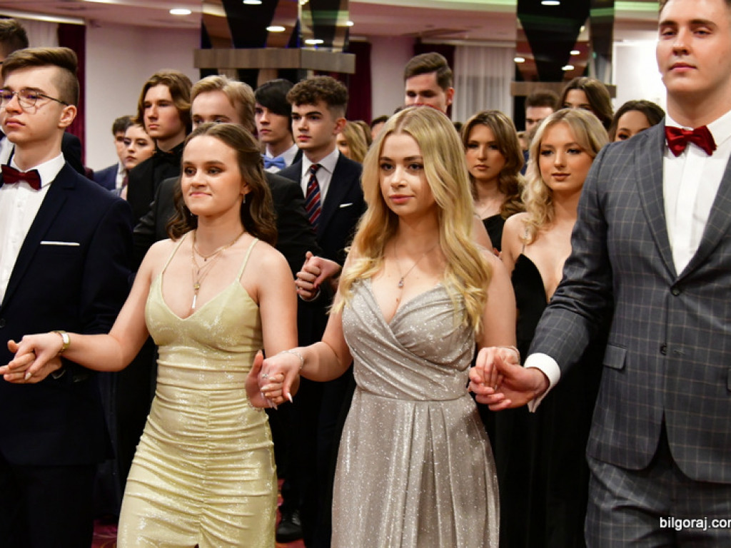 Bal maturalny uczniów biłgorajskiego ONZ-tu (FOTO, VIDEO)