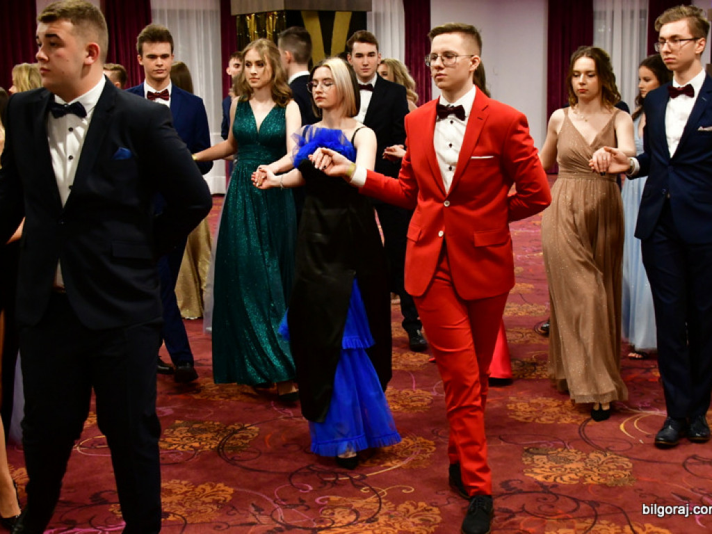 Bal maturalny uczniów biłgorajskiego ONZ-tu (FOTO, VIDEO)