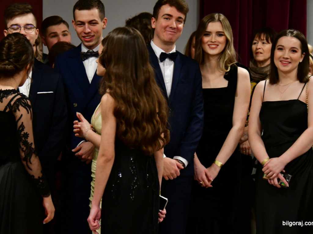Bal maturalny uczniów biłgorajskiego ONZ-tu (FOTO, VIDEO)