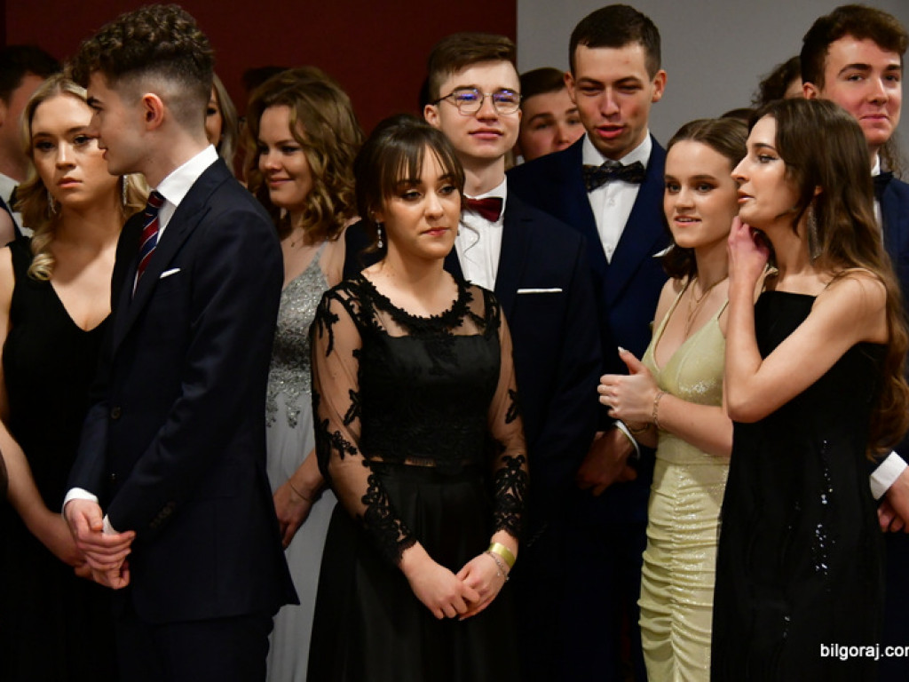 Bal maturalny uczniów biłgorajskiego ONZ-tu (FOTO, VIDEO)